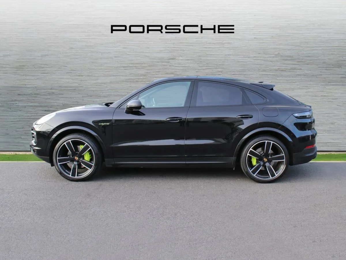Porsche Cayenne E-Hybrid Coupe Platinum Edition - Image 3