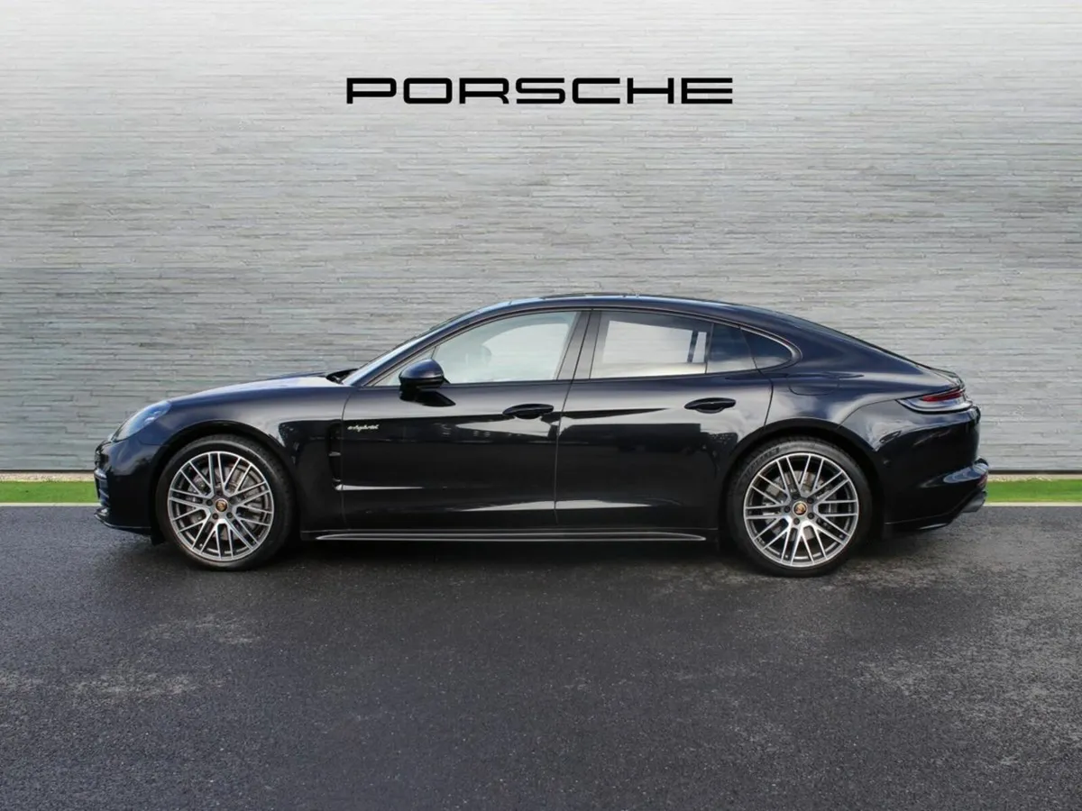 Porsche Panamera 4 E-Hybrid - Image 4