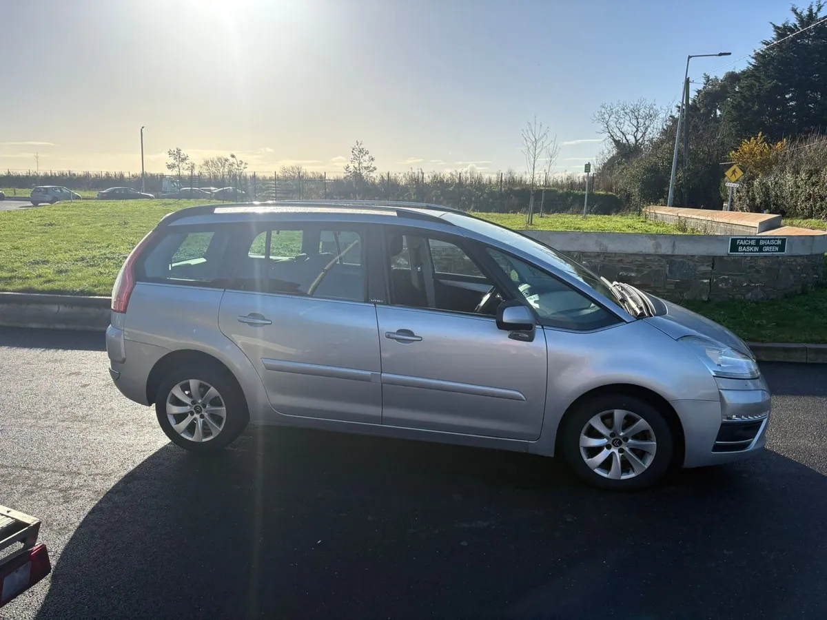 2011 Citroen C4 7 seater - Image 2
