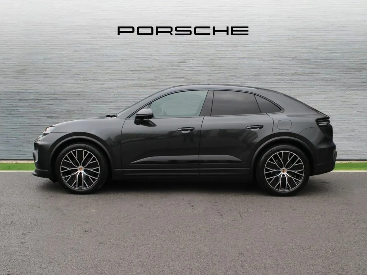 Porsche Macan 4 Electric - Image 4