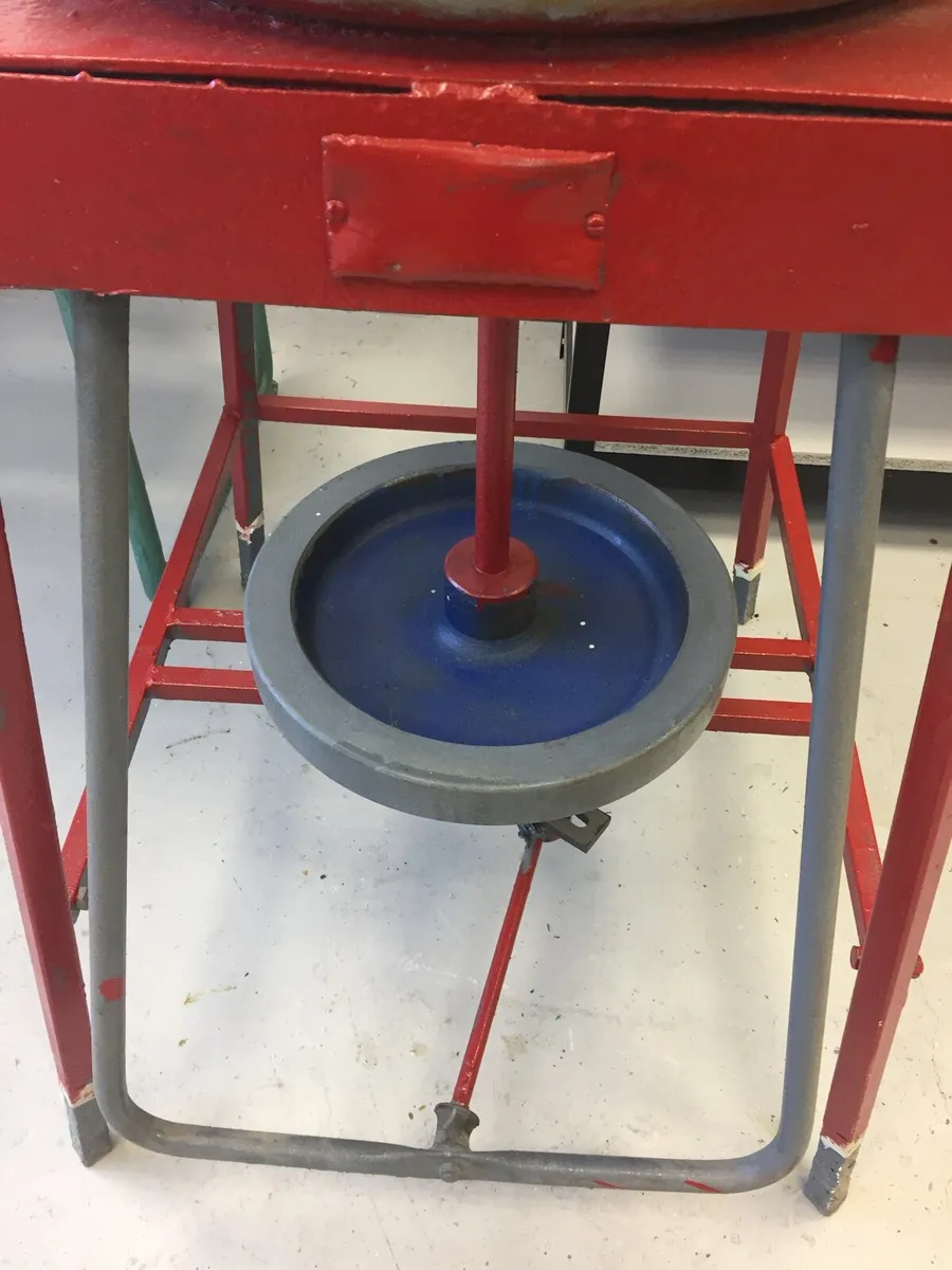 Potters kickwheel - Image 2