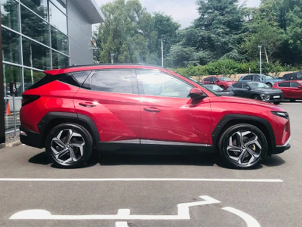 Hyundai Tucson Executive 1.6 Plug-In Hybrid 4WD - Image 4