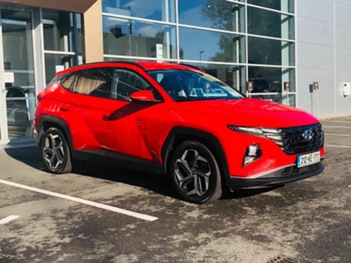 Hyundai Tucson Executive 1.6 Plug-In Hybrid 4WD - Image 3