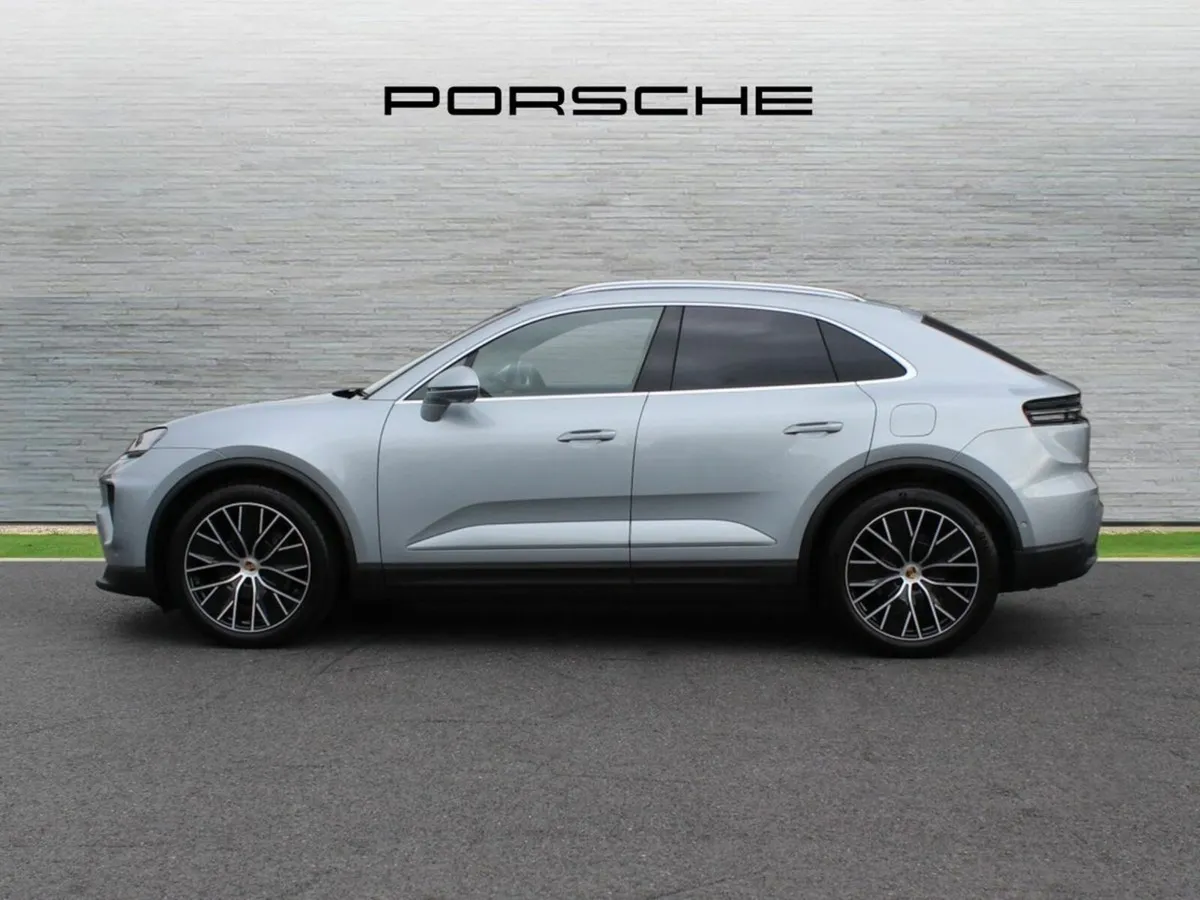 Porsche Macan 4 Electric - Image 4