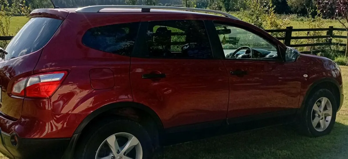 2013 Nissan Qashqia 7 seater - Image 1