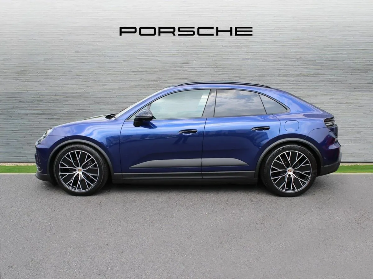 Porsche Macan 4 Electric - Image 3