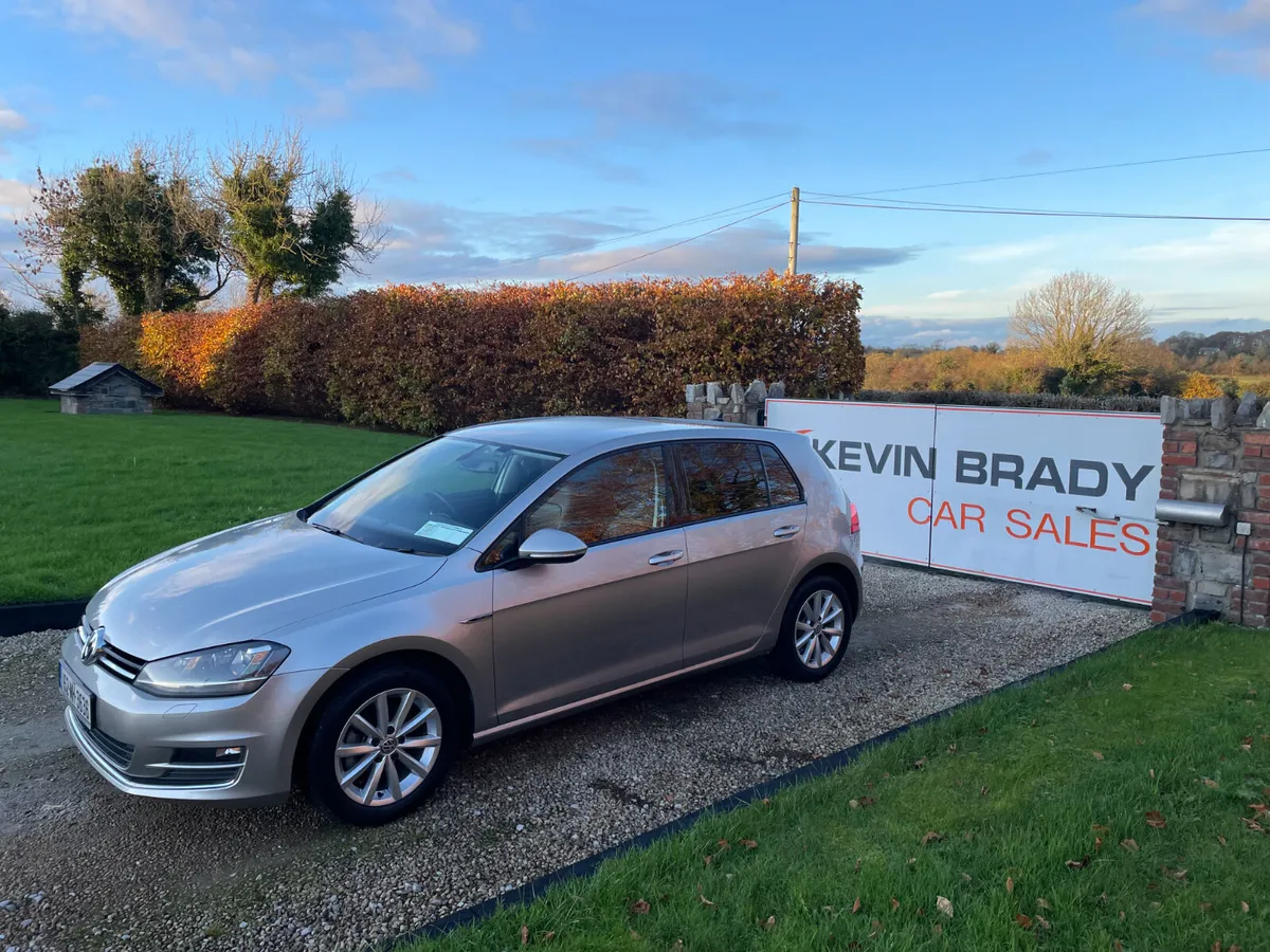 VOLKSWAGEN GOLF 1.2 TSI LOUNGE MODEL DSG AUTO - Image 3