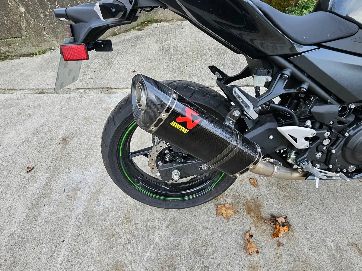 Kawasaki Ninja 400cc EXTREMELY LOW MILEAGE ! - Image 4