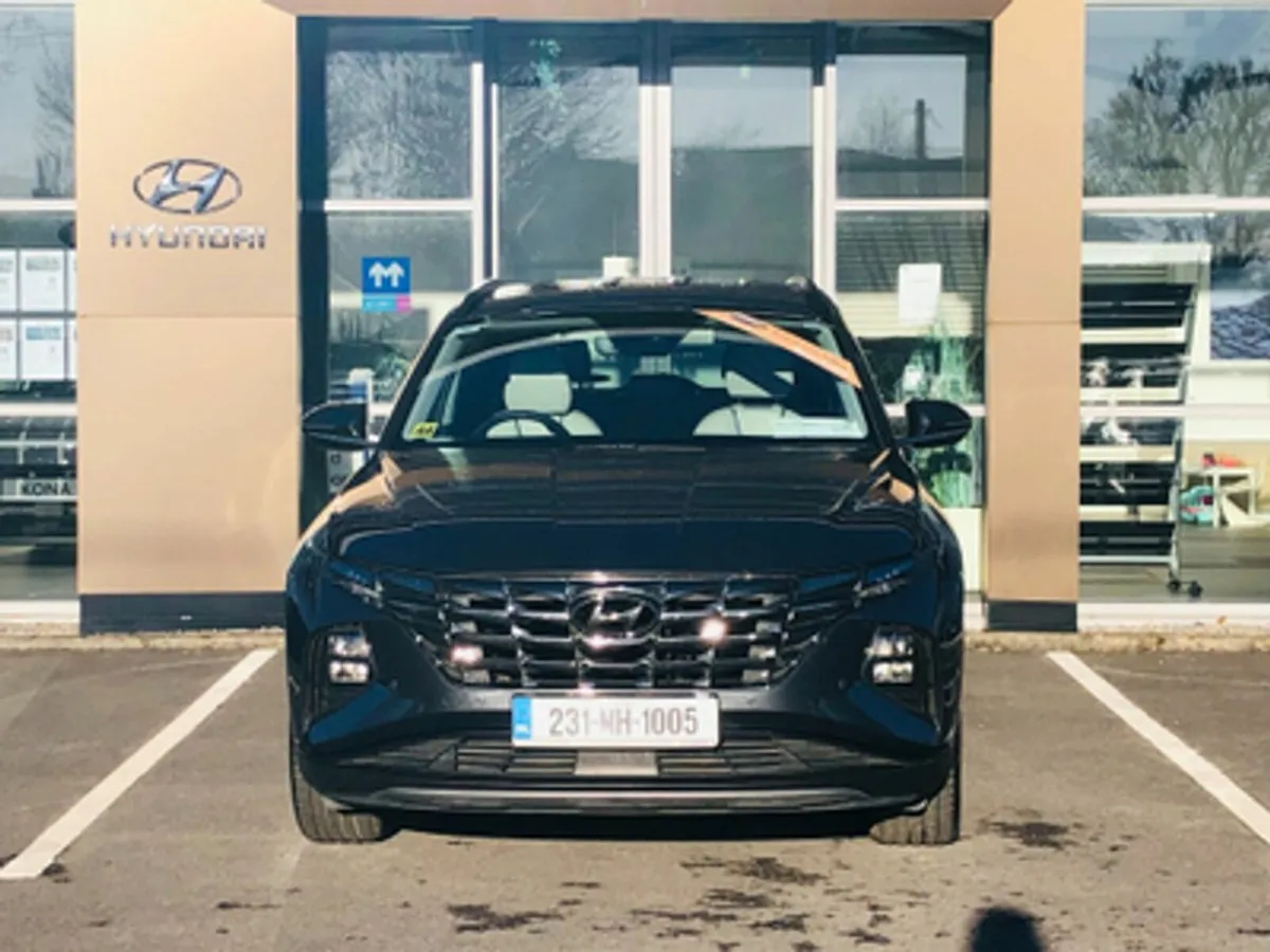 Hyundai Tucson Executive Plus 1.6 Diesel - Image 2