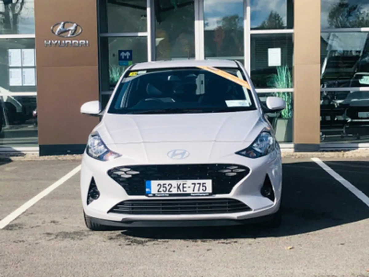 Hyundai i10 Deluxe Plus 1.0 Petrol *Demonstrator M - Image 2