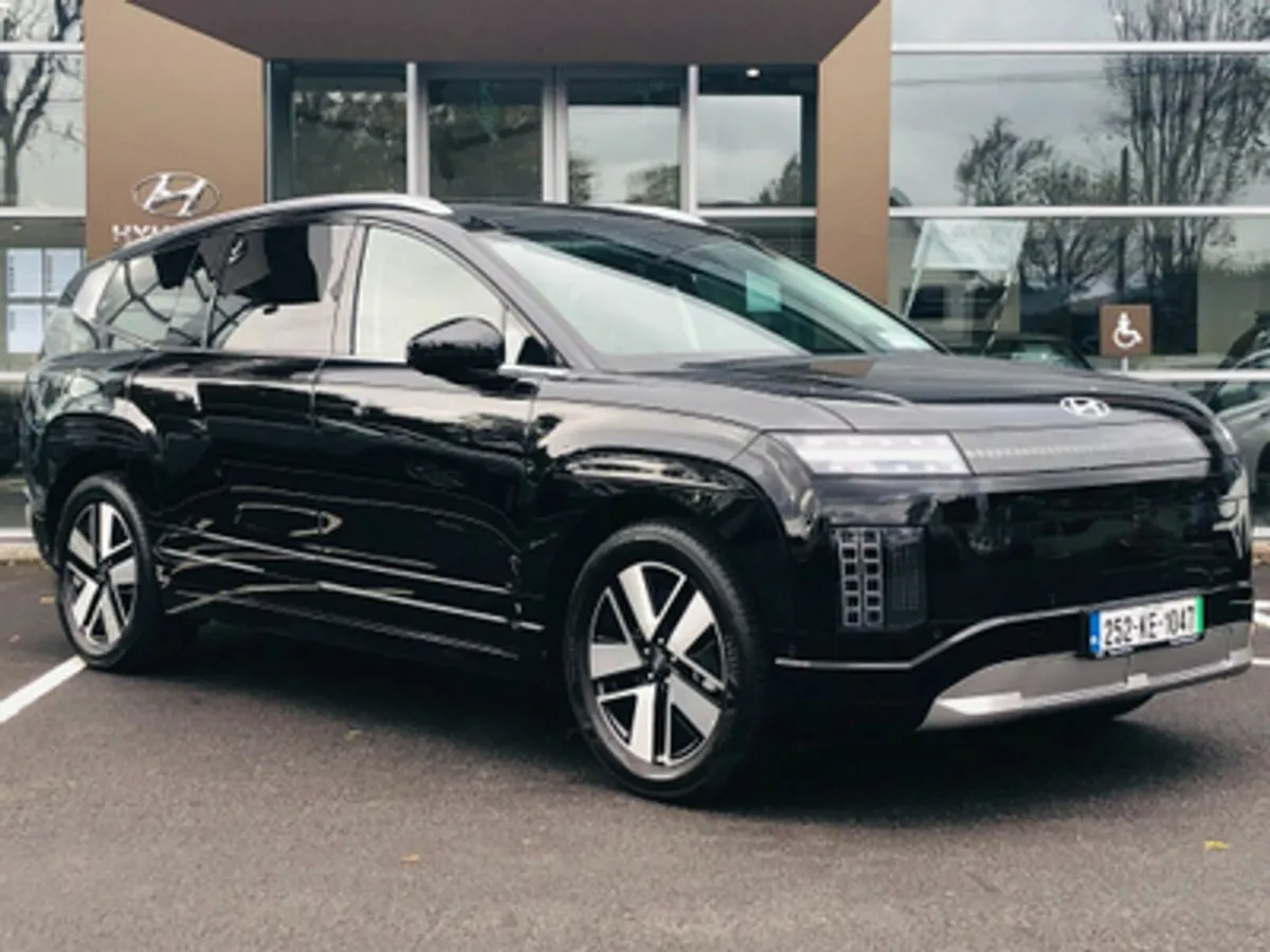 Hyundai IONIQ 9 EV Platinum 110Kwh *Demonstrator M - Image 1