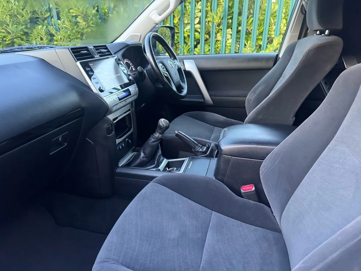 Toyota LandCruiser LWB commercial, no vat receipt - Image 3