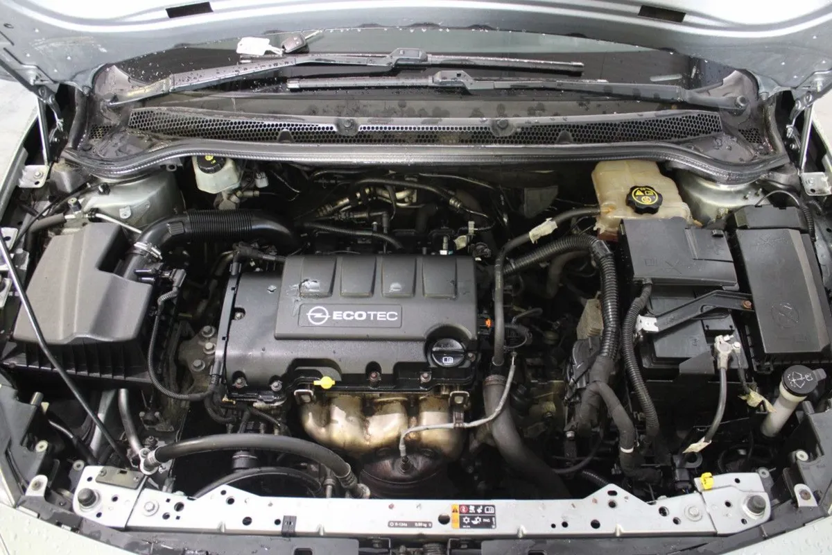 Opel Astra SC 1.4l 100HP 5DR - Image 4