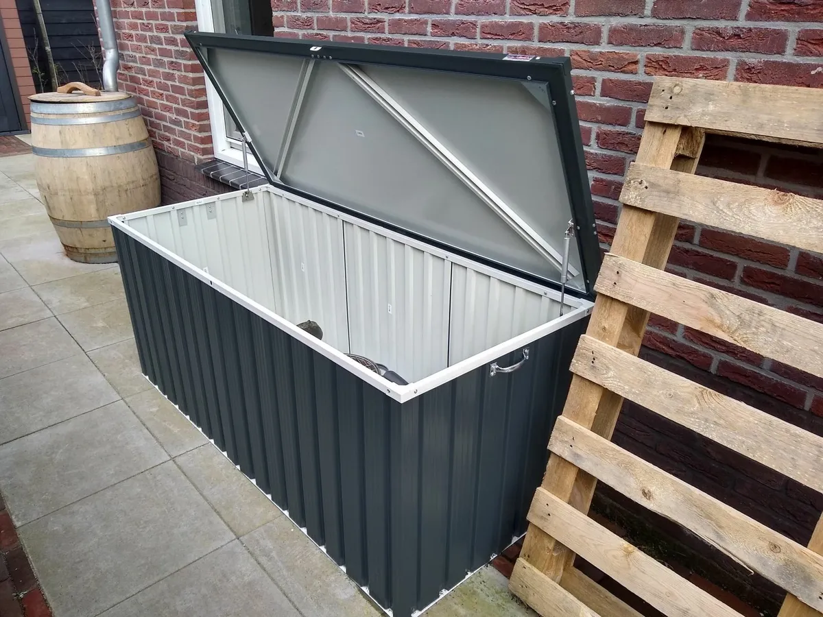 770 Litre Steel Patio Storage Box – Grey 💪 - Image 4