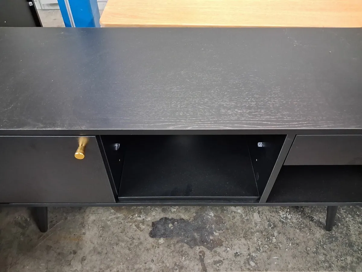 Showroom Furniture Auction - Image 4