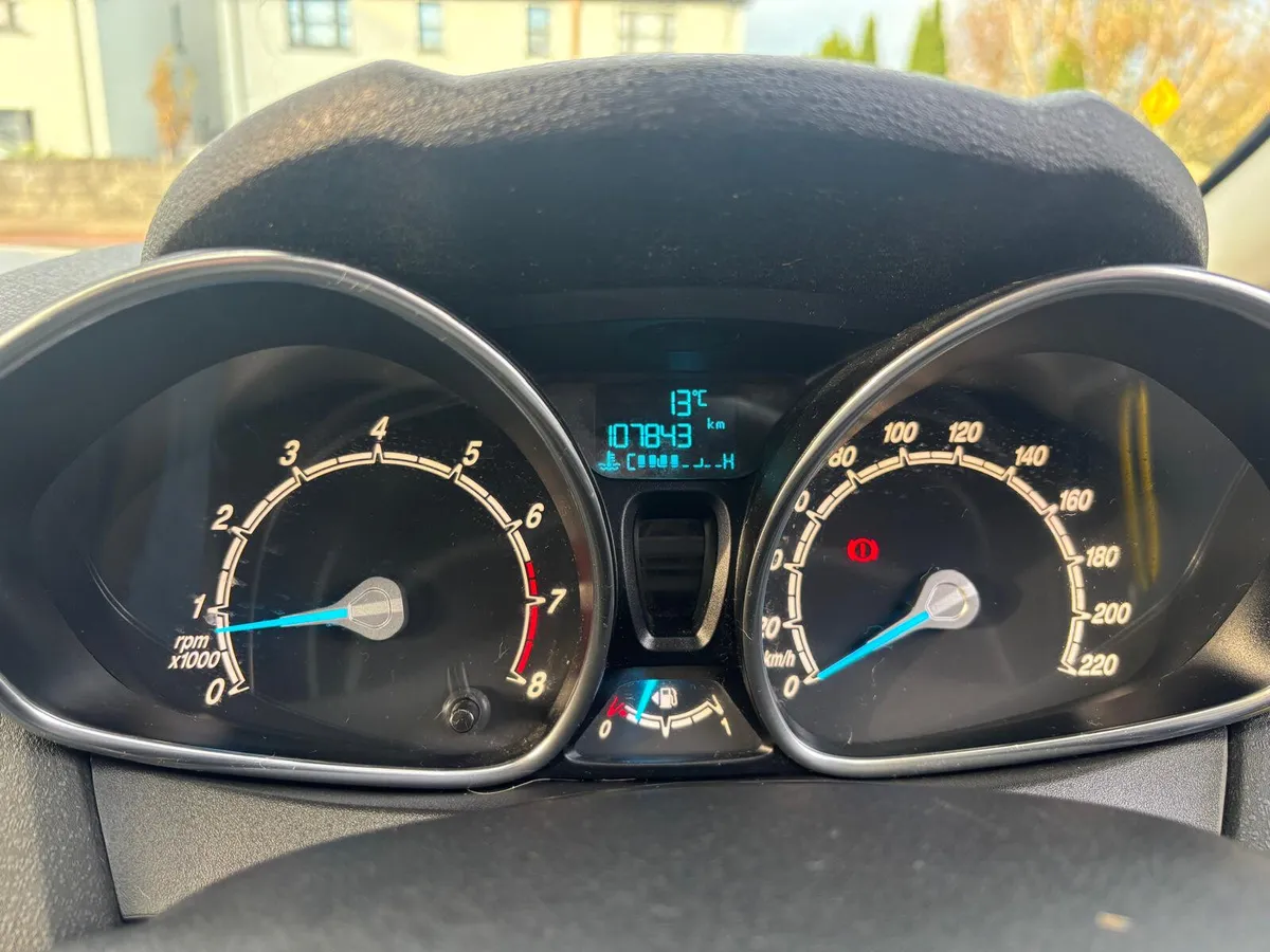 Ford Fiesta 2017 1.25  TITANIUM  ONE  OWNER - Image 2