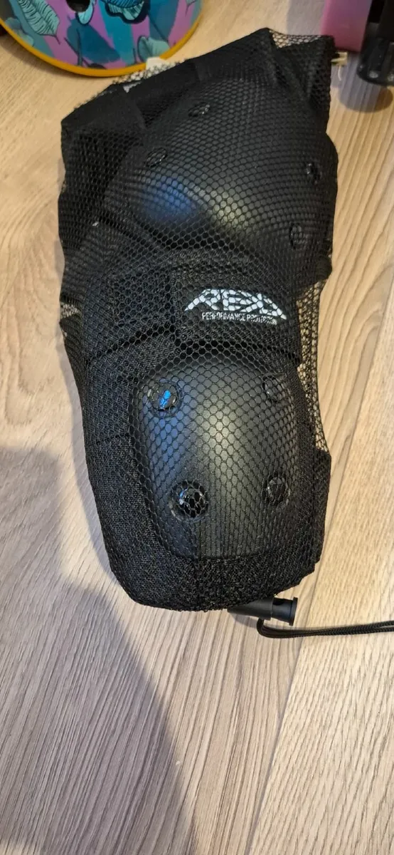 Senhai Adjustable Quad Roller Skates - Image 4