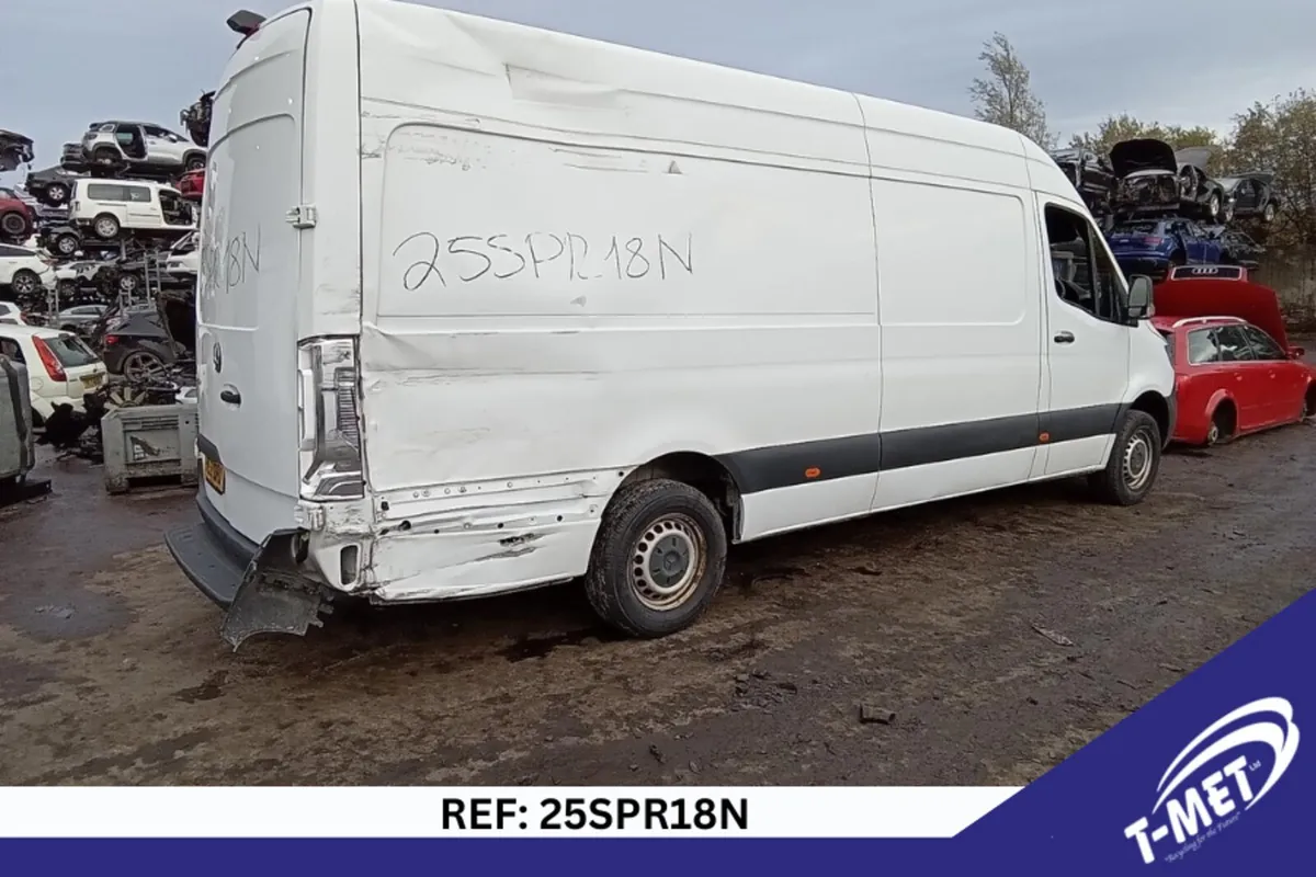 2021 MERCEDES SPRINTER BREAKING FOR PARTS - Image 4