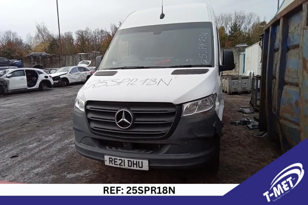 2021 MERCEDES SPRINTER BREAKING FOR PARTS - Image 3