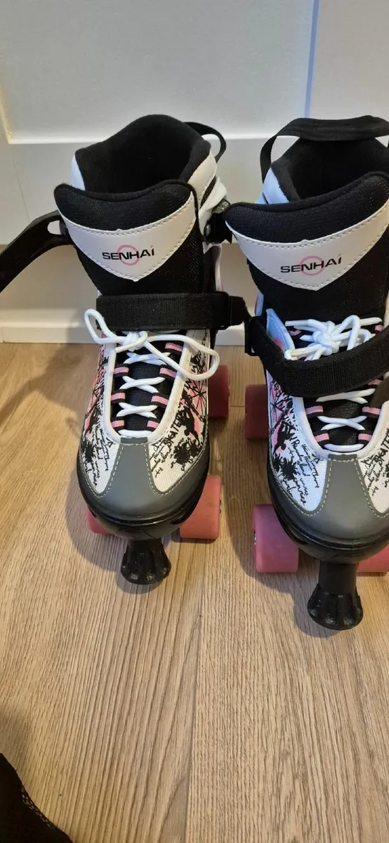 Senhai Adjustable Quad Roller Skates - Image 2