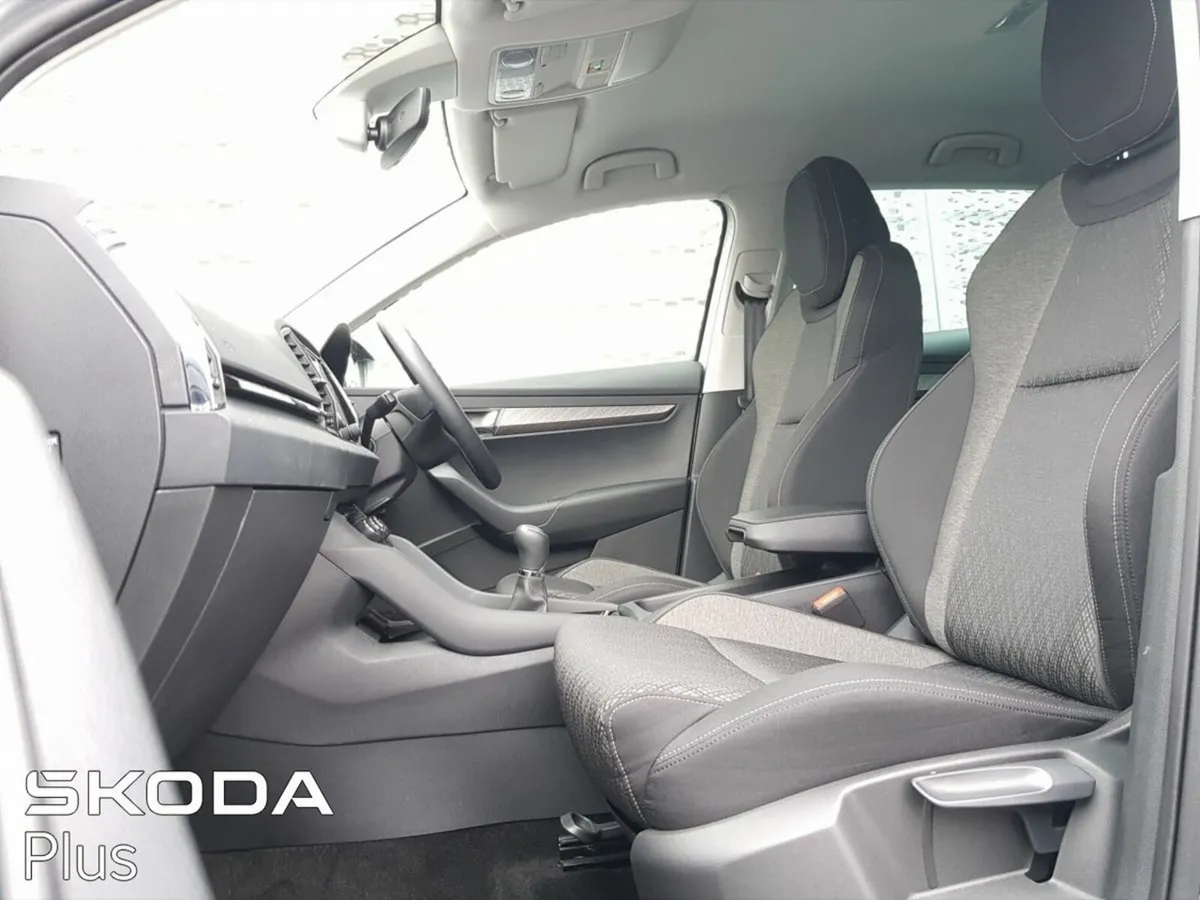 Skoda Karoq SELECTION PLUS 1.0TSI 115HP - Image 3