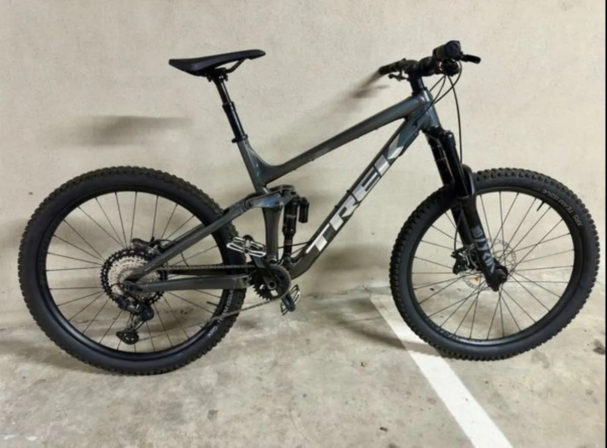 Trek Remedy 8 Prismatic - Image 1