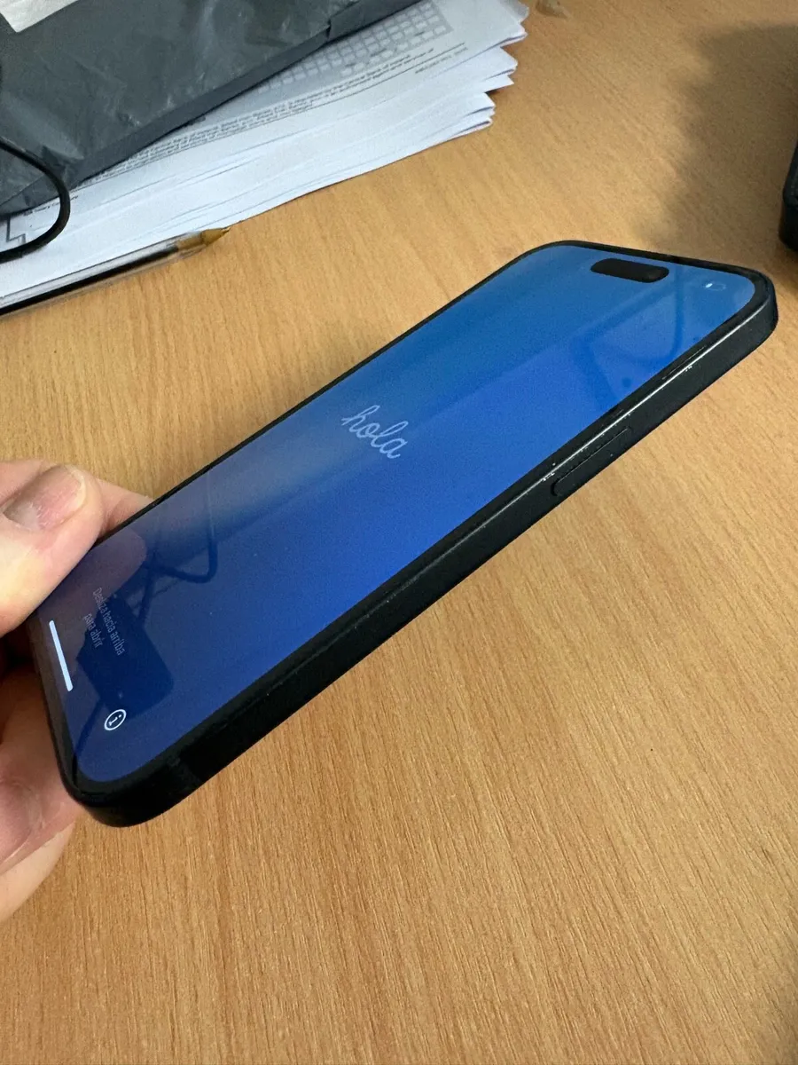 iPhone 15 - Image 1