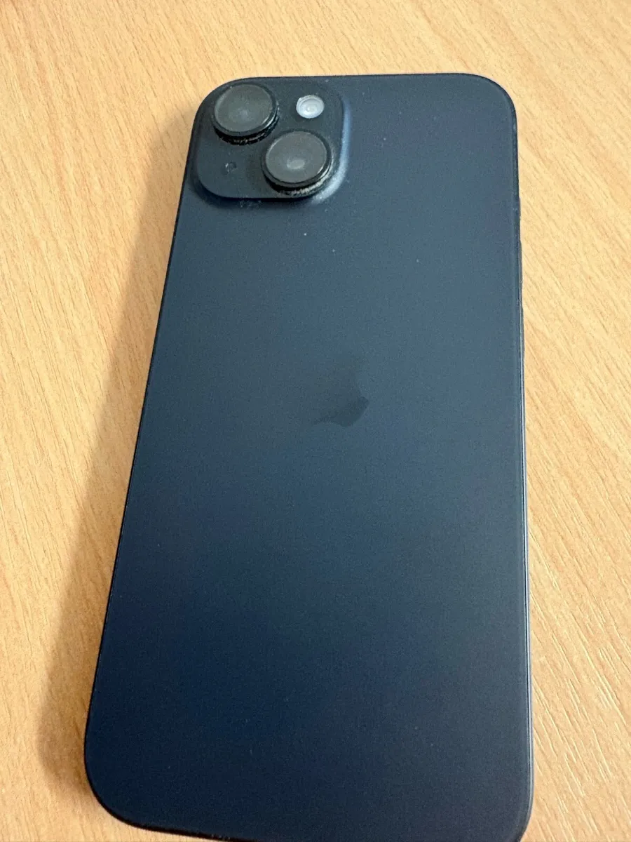 iPhone 15 - Image 2