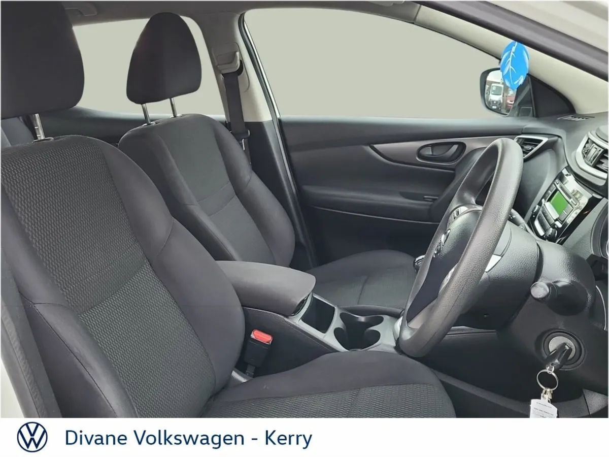 Nissan Qashqai 1.2 PETROL  XE - Image 4