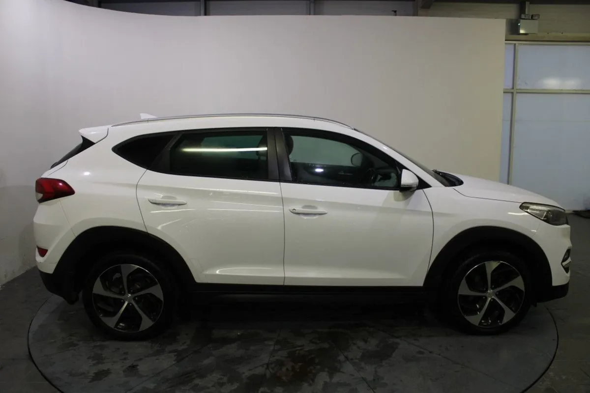 Hyundai Tucson Executive SE 5DR - Image 4