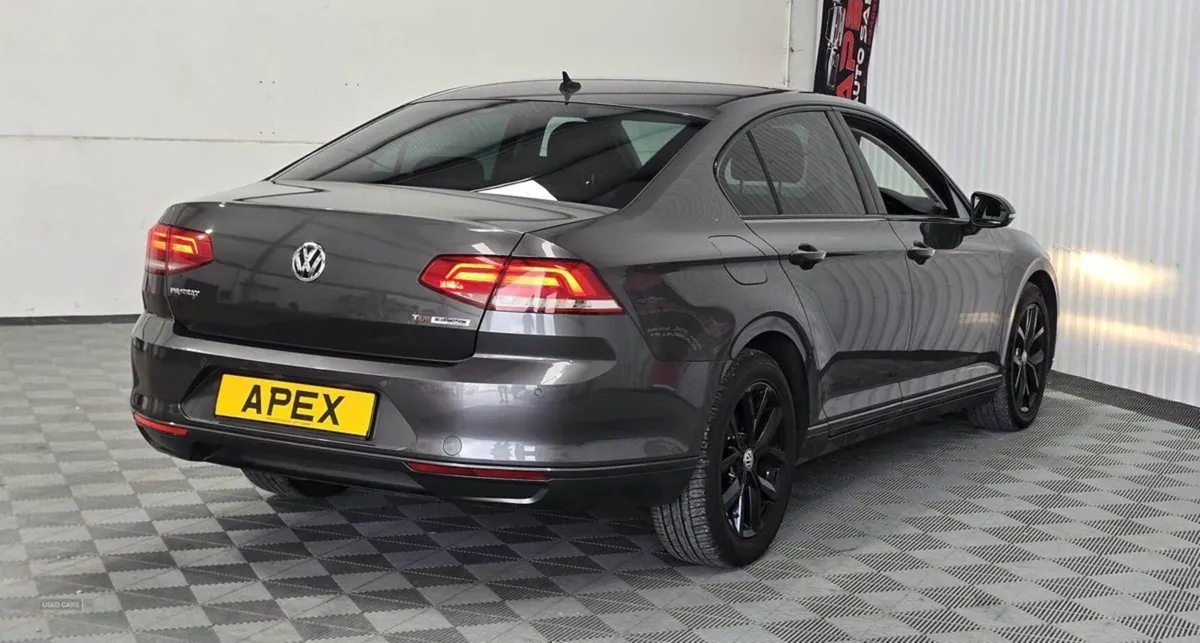 Volkswagen Passat Diesel Saloon - Image 4