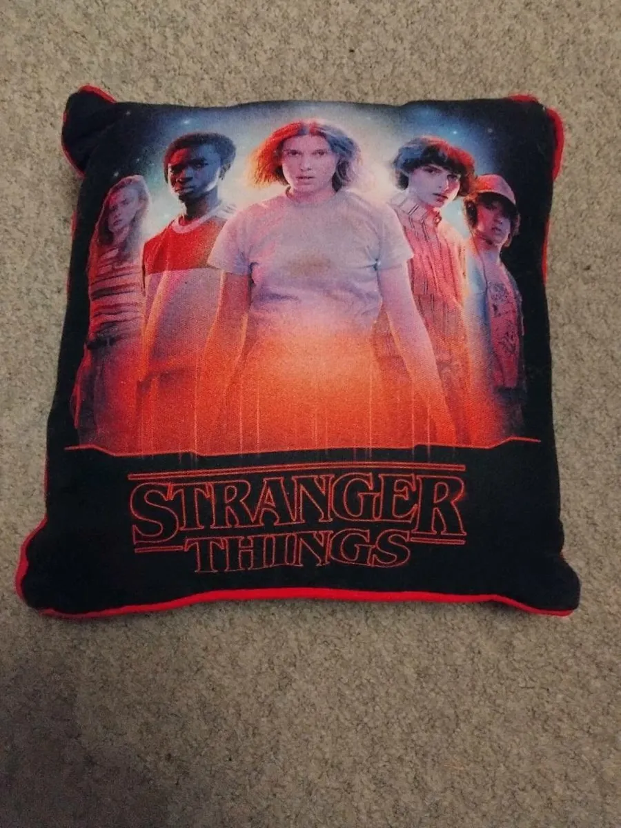 STRANGER THINGS - Image 4