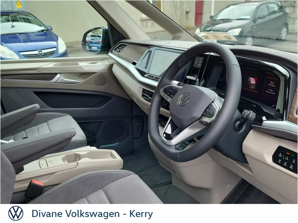 Volkswagen Multivan STYLE PHEV 240HP A6A LOH - Image 4