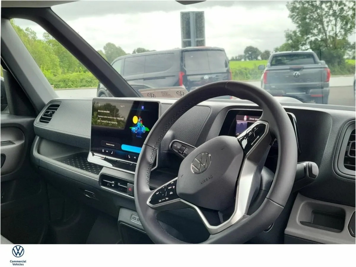 Volkswagen ID.Buzz Cargo PLUS 86KWH 204HP - Image 3