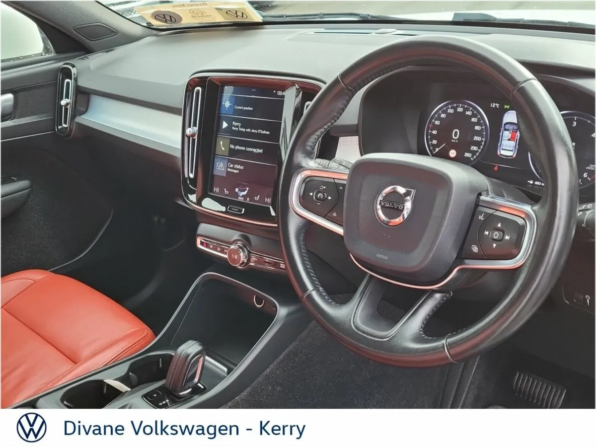 Volvo XC40 D3  AUTOMATIC 150BHP MOMENTUM - Image 4