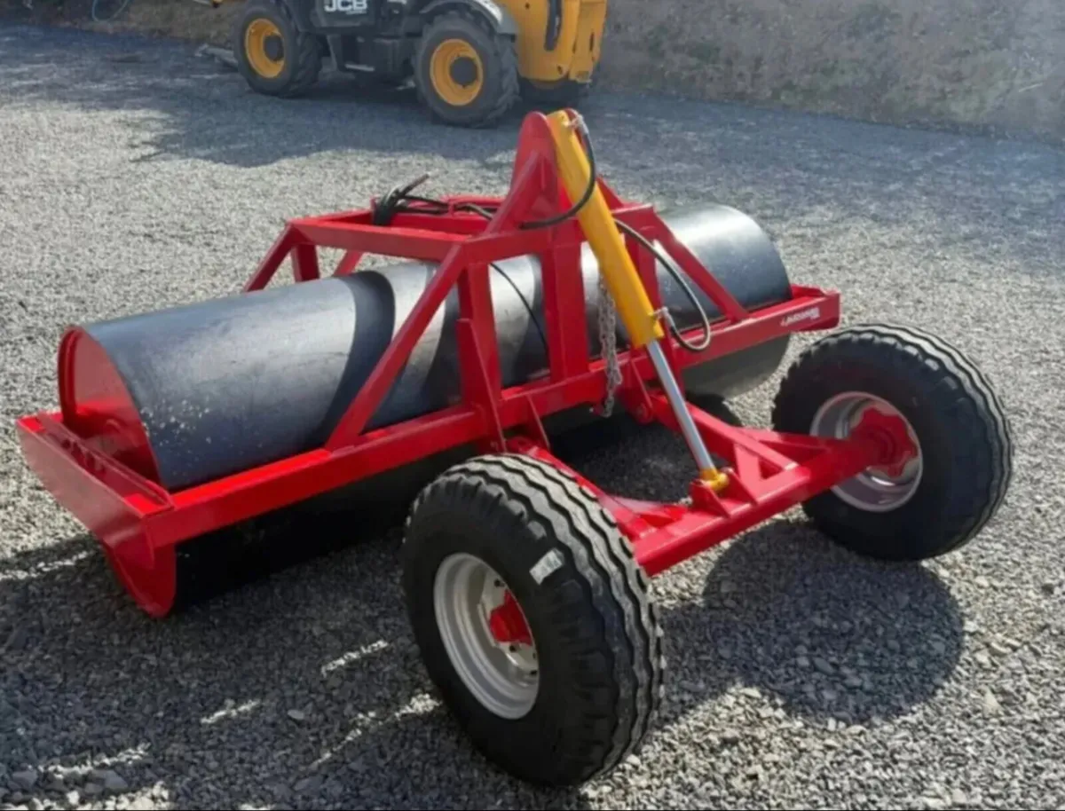 MCKENNA ROAD TOW HYDRAULIC LAND ROLLER 9FT - Image 1