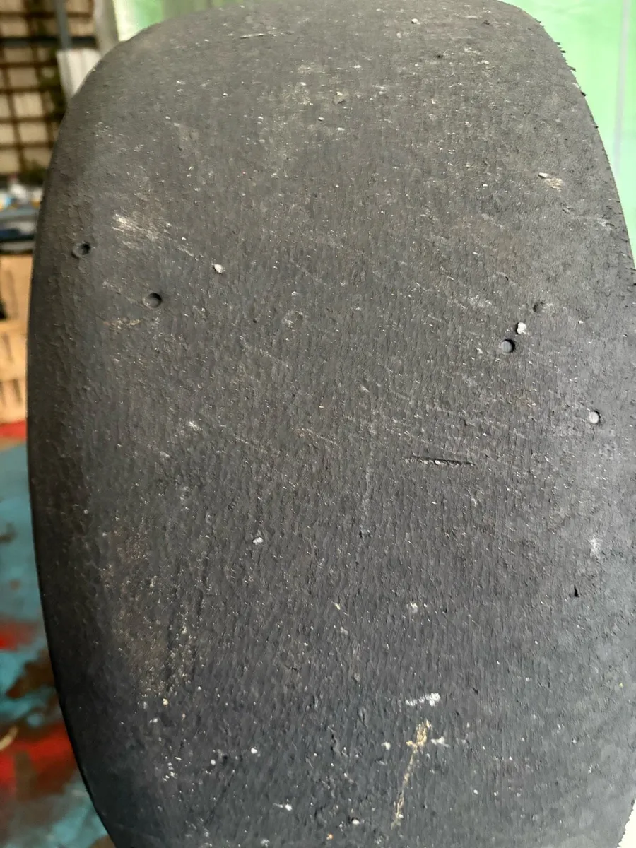 17inch Slick and wet tyres - Image 3