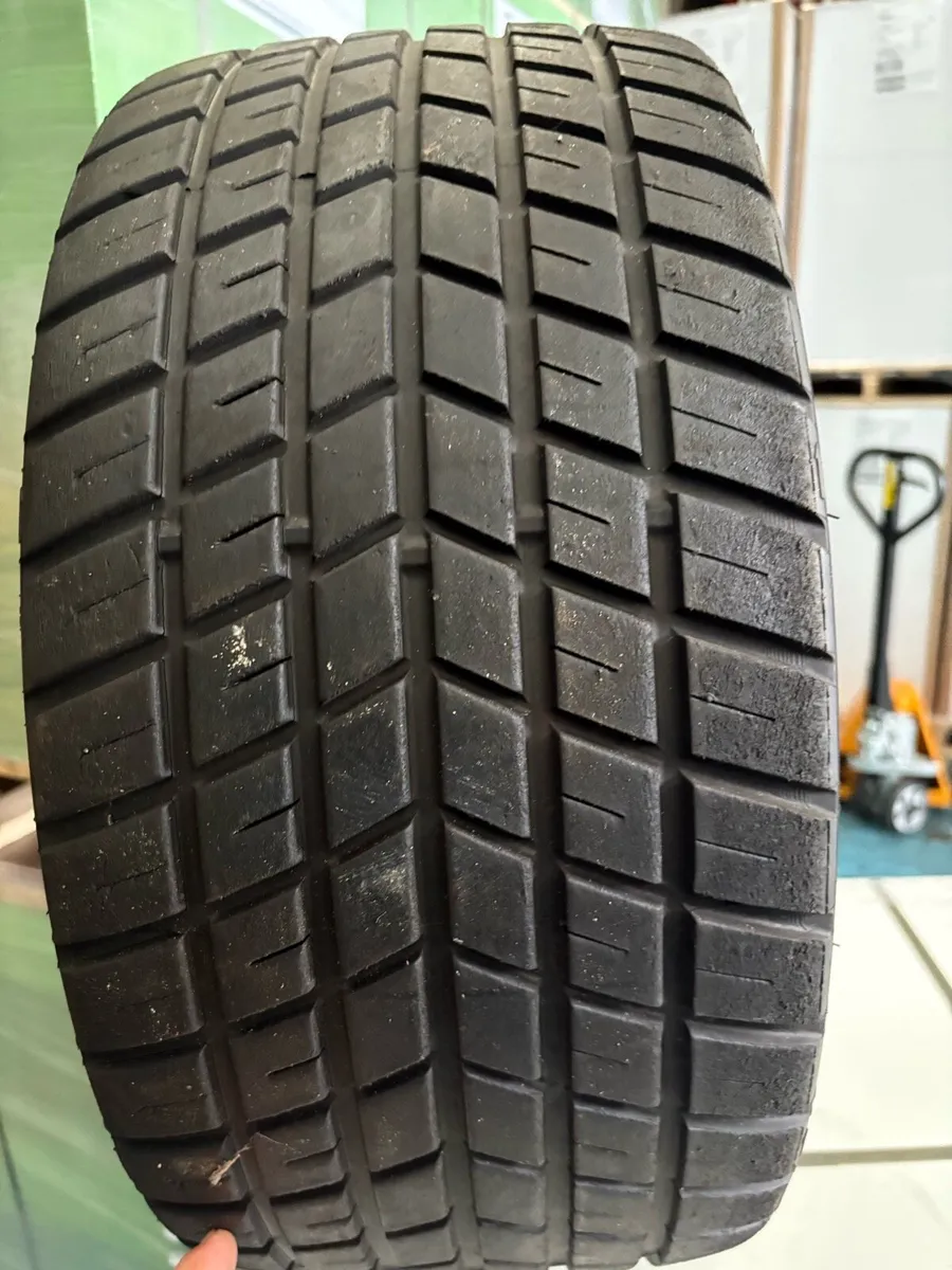 17inch Slick and wet tyres - Image 4