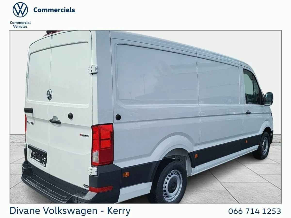 Volkswagen Crafter AUTO 4 MOTION TRENDLINE MWB 177 - Image 2