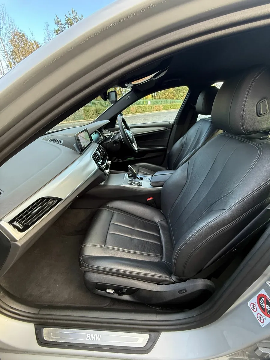 BMW 5-Series 2017 520d SE - Image 2