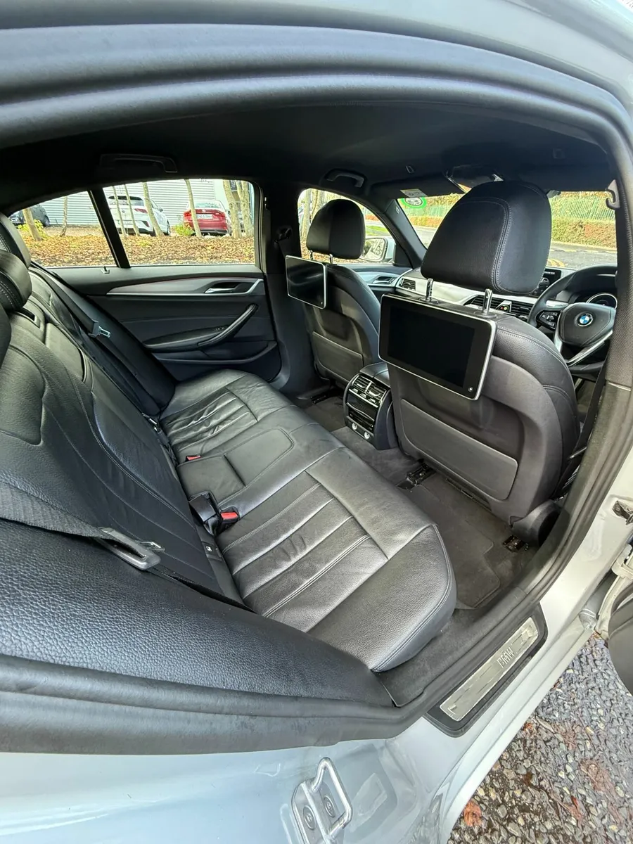 BMW 5-Series 2017 520d SE - Image 3