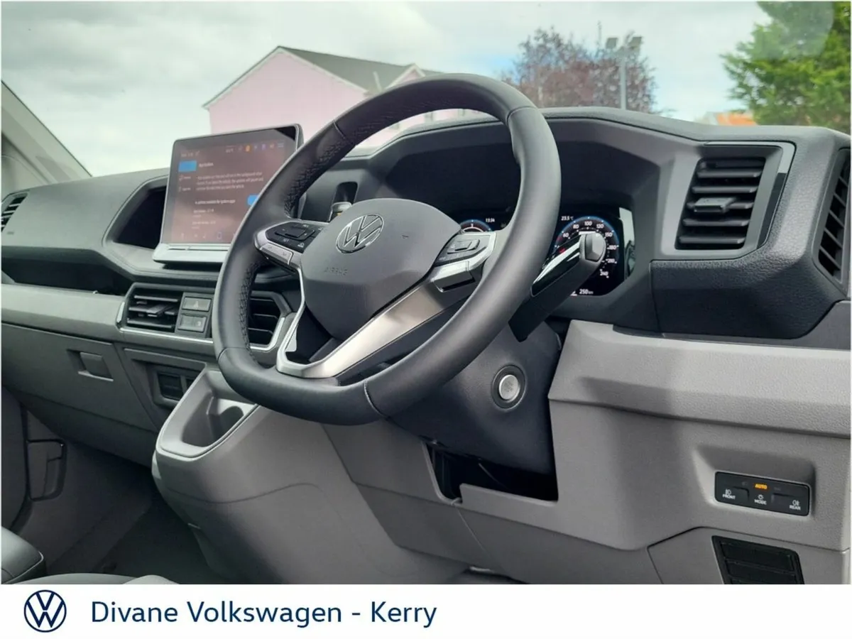Volkswagen Crafter AUTOMATIC HIGHLINE M.W.B 35 2.0 - Image 3