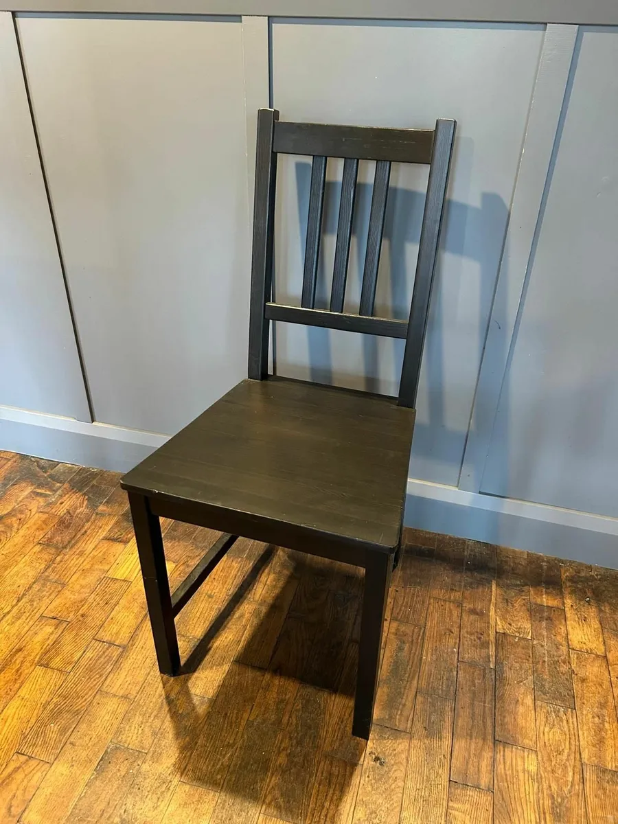 Table and chairs - Image 4