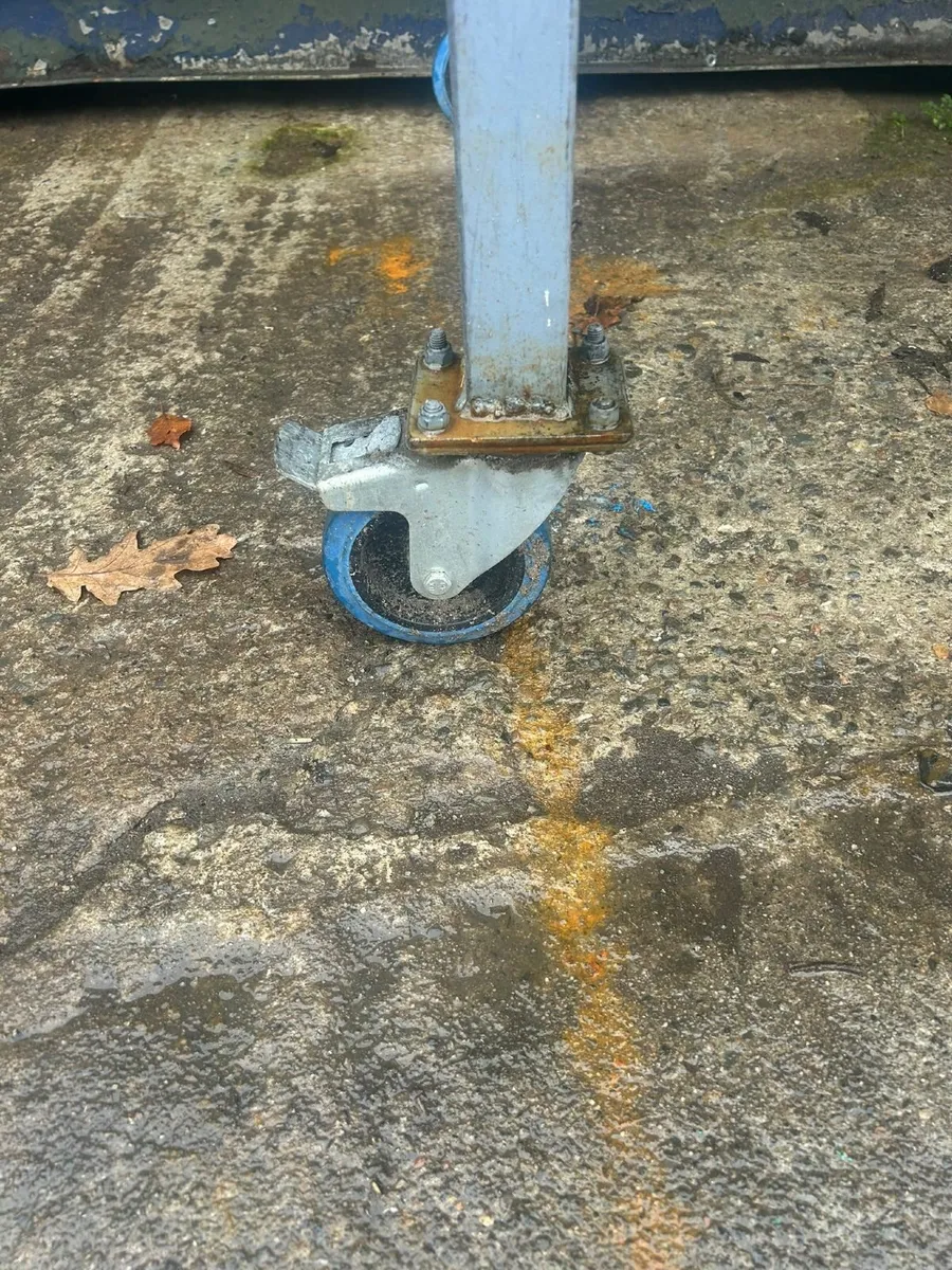 Steel work bench - Image 2