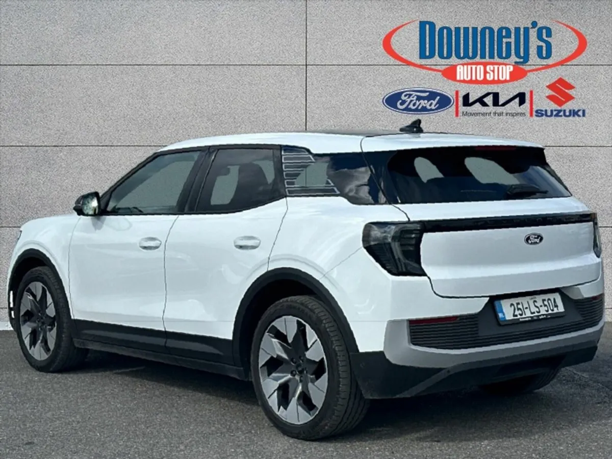 Ford Explorer Premium EV. - Image 4