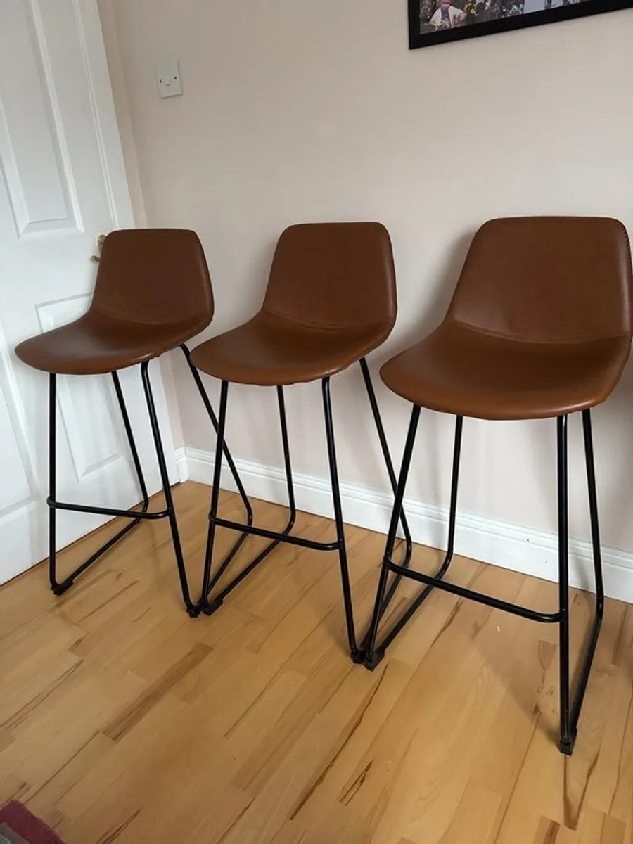 Breakfast stools - Image 1