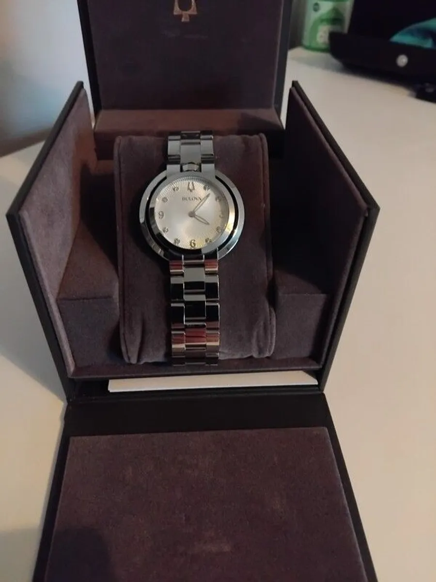 ladies watch - Image 1