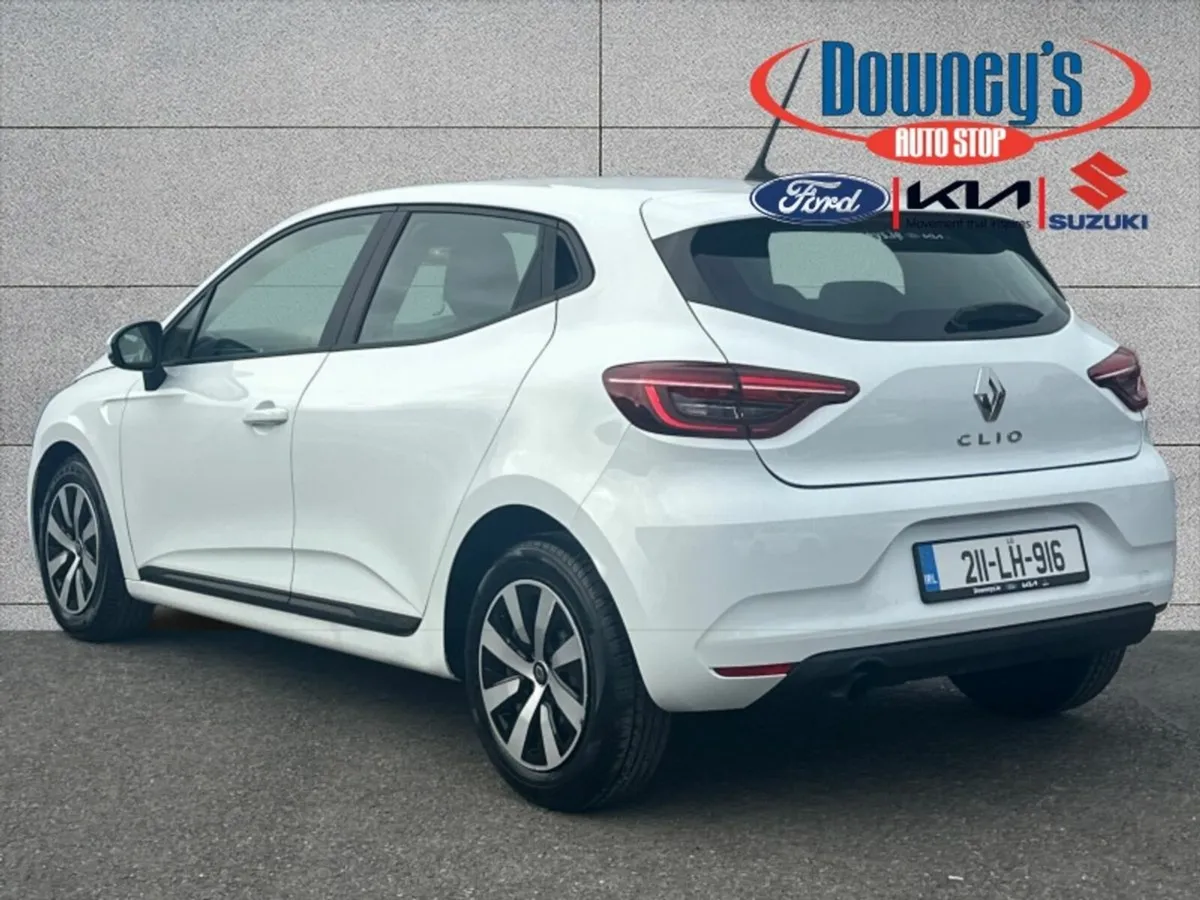 Renault Clio Expression 1.0 PETROL. - Image 4