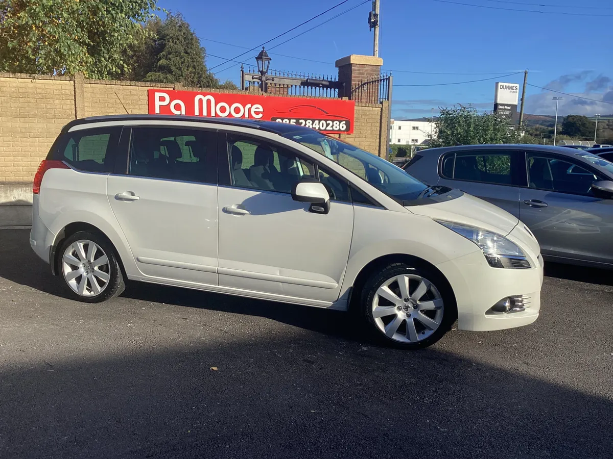 Peugeot 5008 ** 7 SEATER * 1.6 DIESEL - Image 3