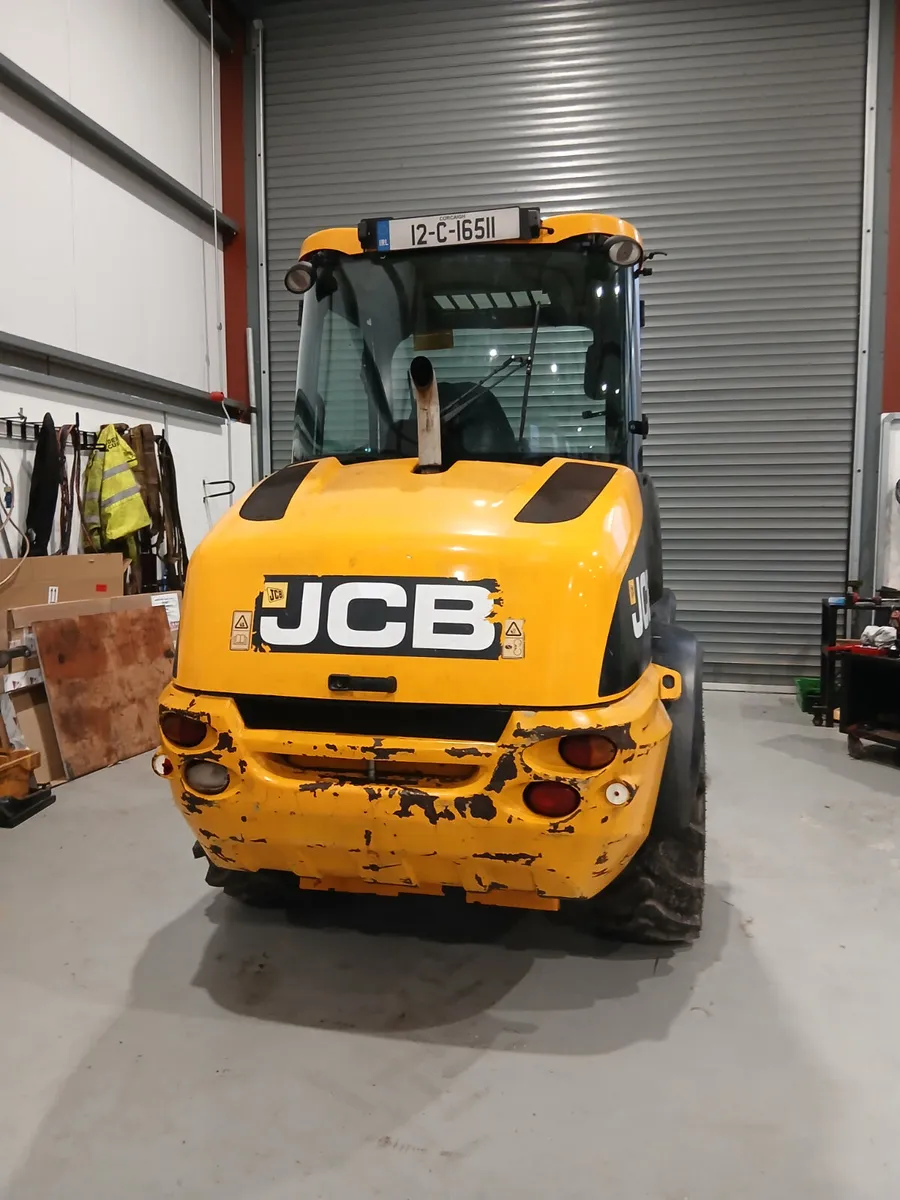 JCB 220 - Image 4